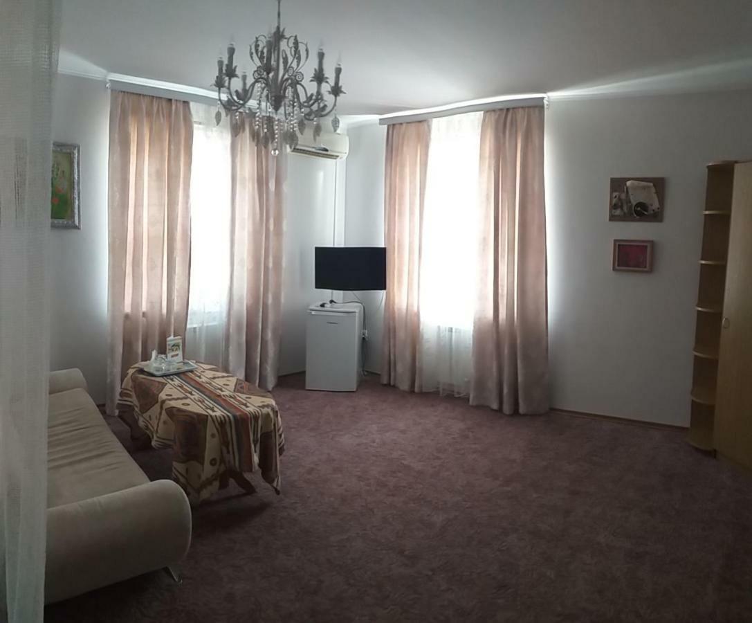 Hotel Fiesta à Bilhorod-Dnistrovsʼkyy Extérieur photo